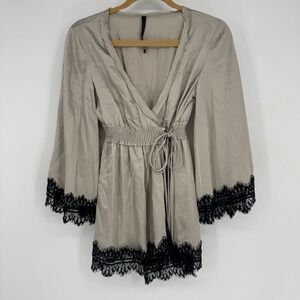 Poleci Women's Size 4 Wrap Blouse 100% Silk Beige Long Sleeve‎ Black Lace Trim